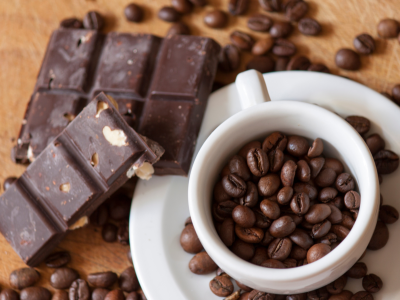 Foto af chololade og kaffe