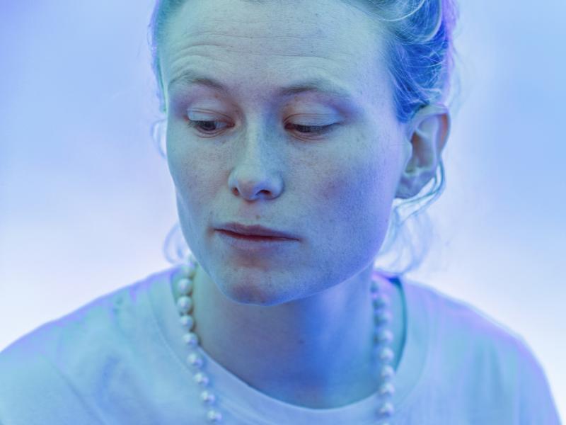 Signe Gjessing fotograferet af Sara Galbiati, Gyldendal